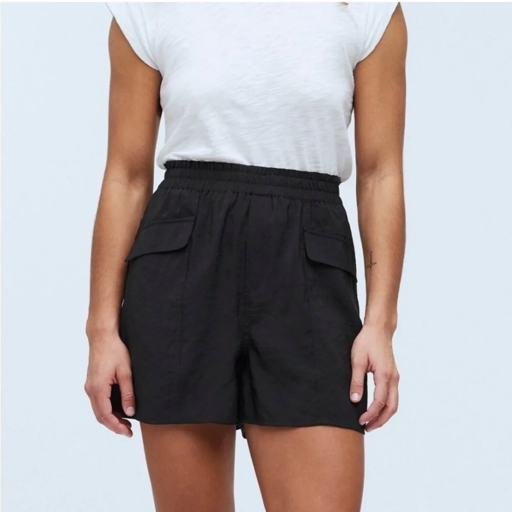 NEW Madewell Pull-On Cargo Shorts in Softdrape Size L Black